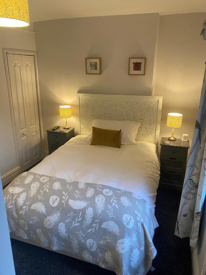 Talbot House Bed & Breakfast And Tearoom เพทลีย์บริดจ์ ภายนอก รูปภาพ